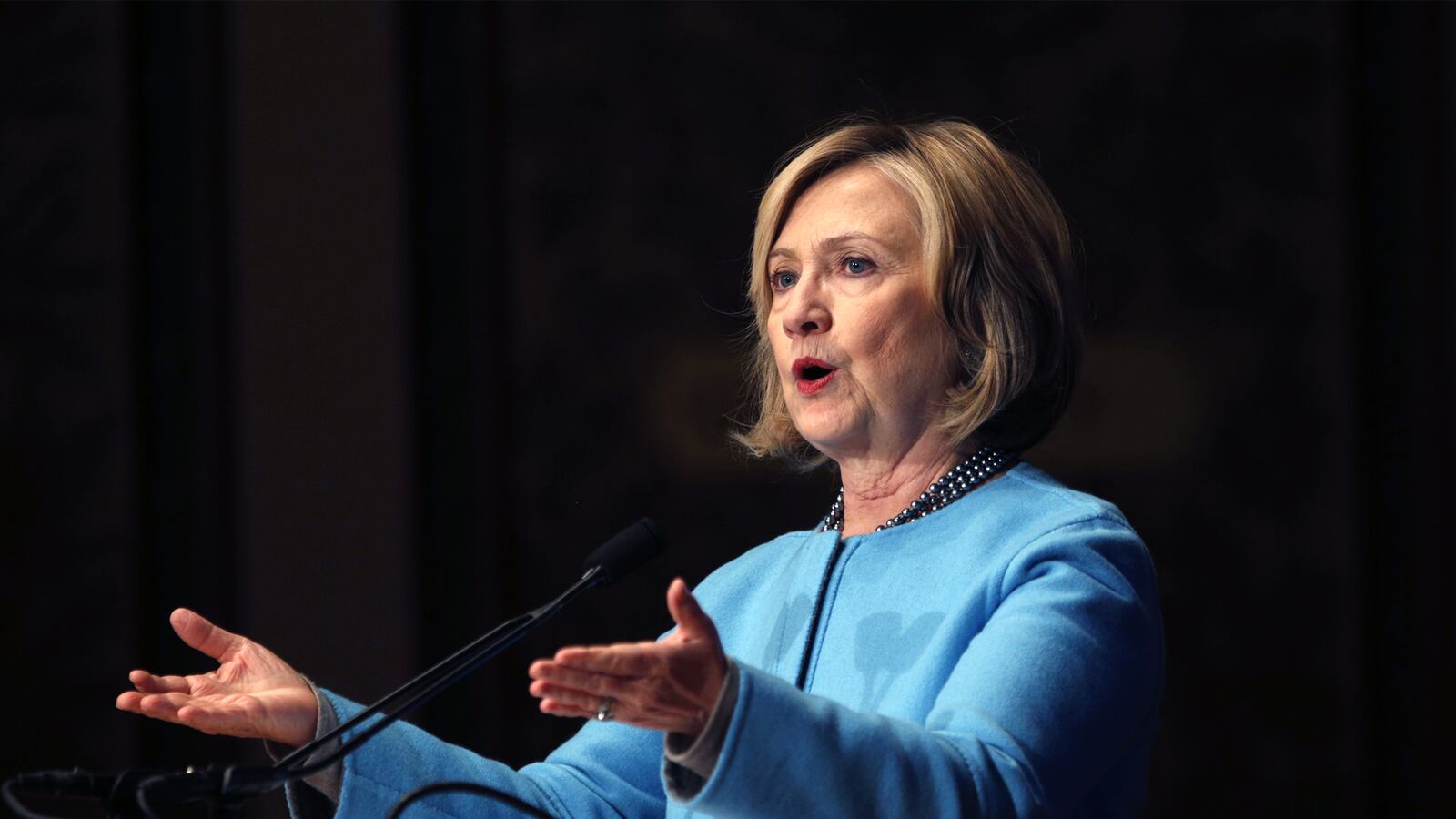 articles/2014/12/03/pro-hillary-group-she-s-not-rich-she-s-you/141203-jacobs-hillary-middle-class-tease_cuhymv