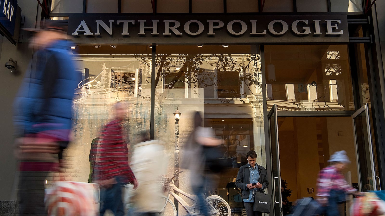 200611-alaina-anthropoloigie-tease_uzyjt0