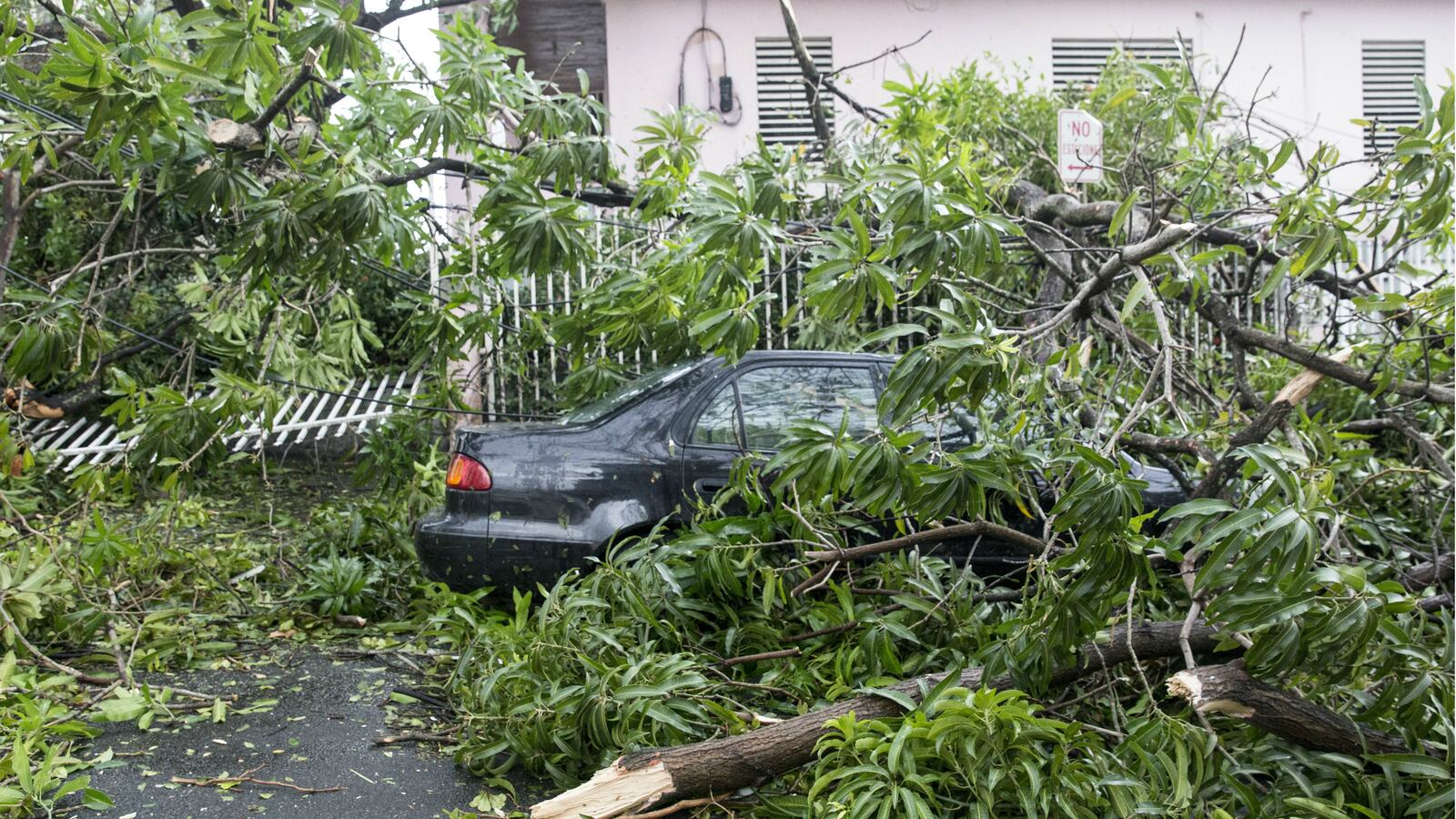 hurricane-maria-san-juan-puerto-rico_v3axrc