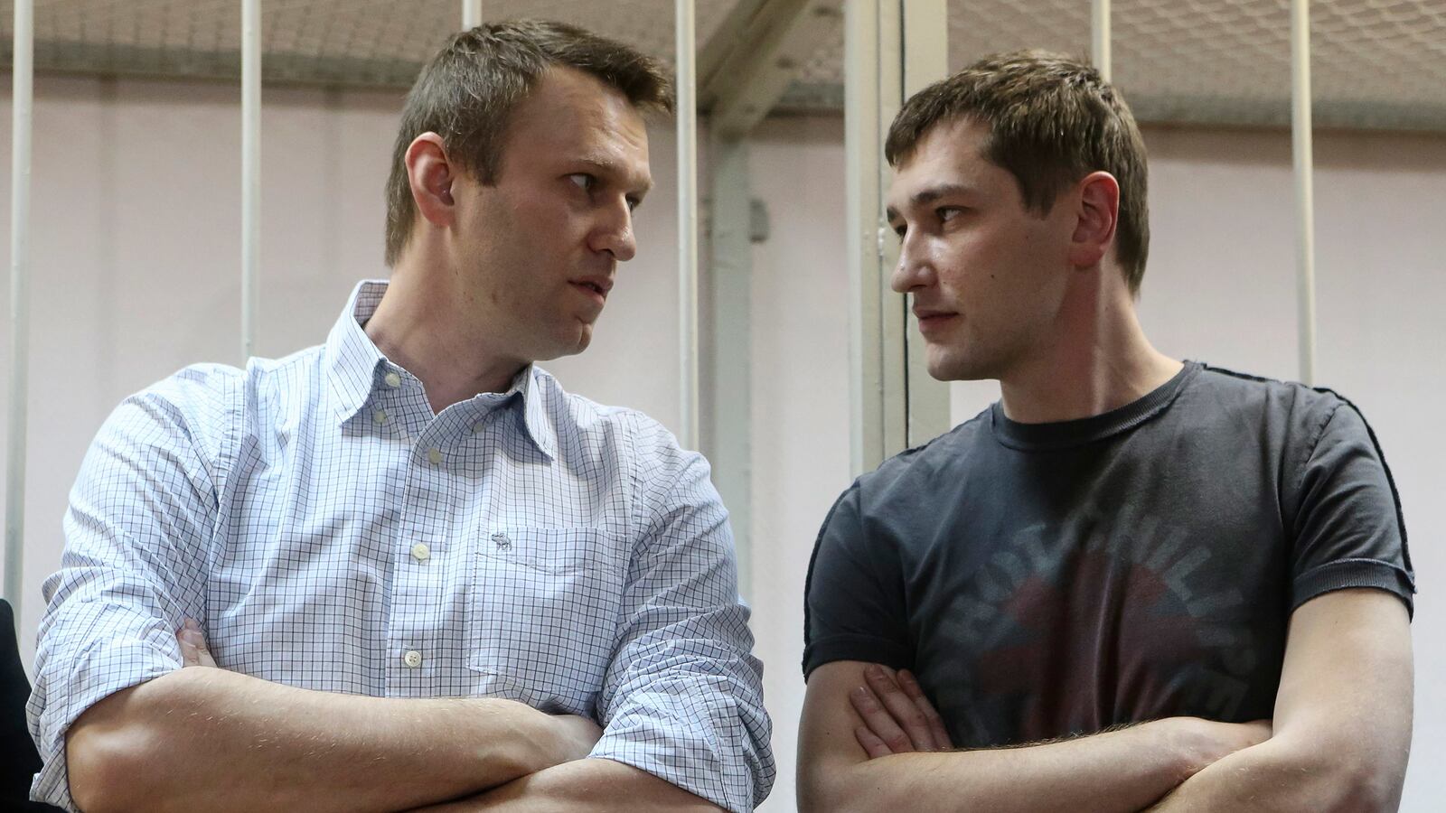 articles/2014/12/30/russia-s-rebel-in-chief-escapes-house-arrest/141230-nemtsova-navalny-tease_nwcyko