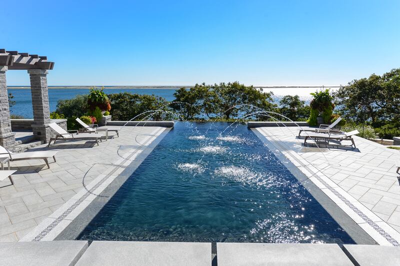 galleries/2014/09/06/omg-i-want-this-house-chatham-ma-photos/140903-omg-11_gfvsr0