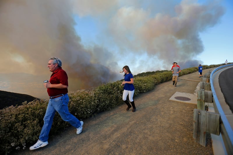 galleries/2014/05/15/wildfires-ravage-southern-california-photos/140715-cali-fires-gal06_taes2f