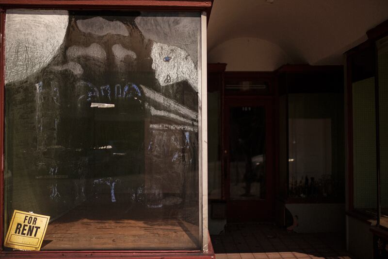 galleries/2014/09/21/america-s-fading-main-streets/140918-price-main4-tease_owwrbe