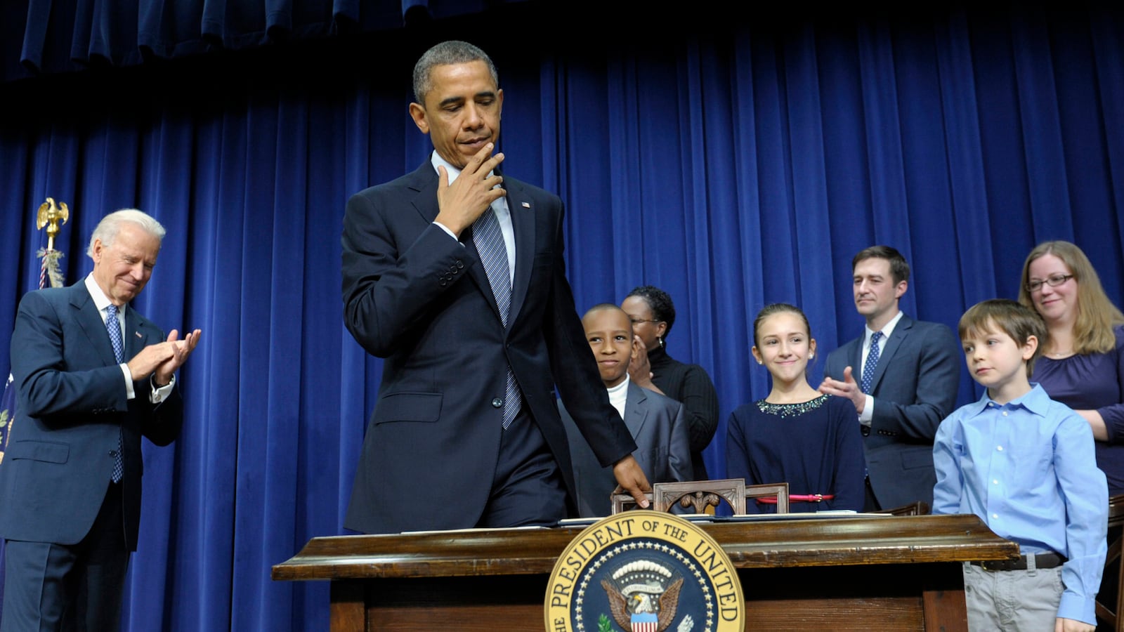 articles/2013/01/16/the-assault-weapons-ban-is-doomed/130116-gun-ban-doomed-clift-tease_dijf3d