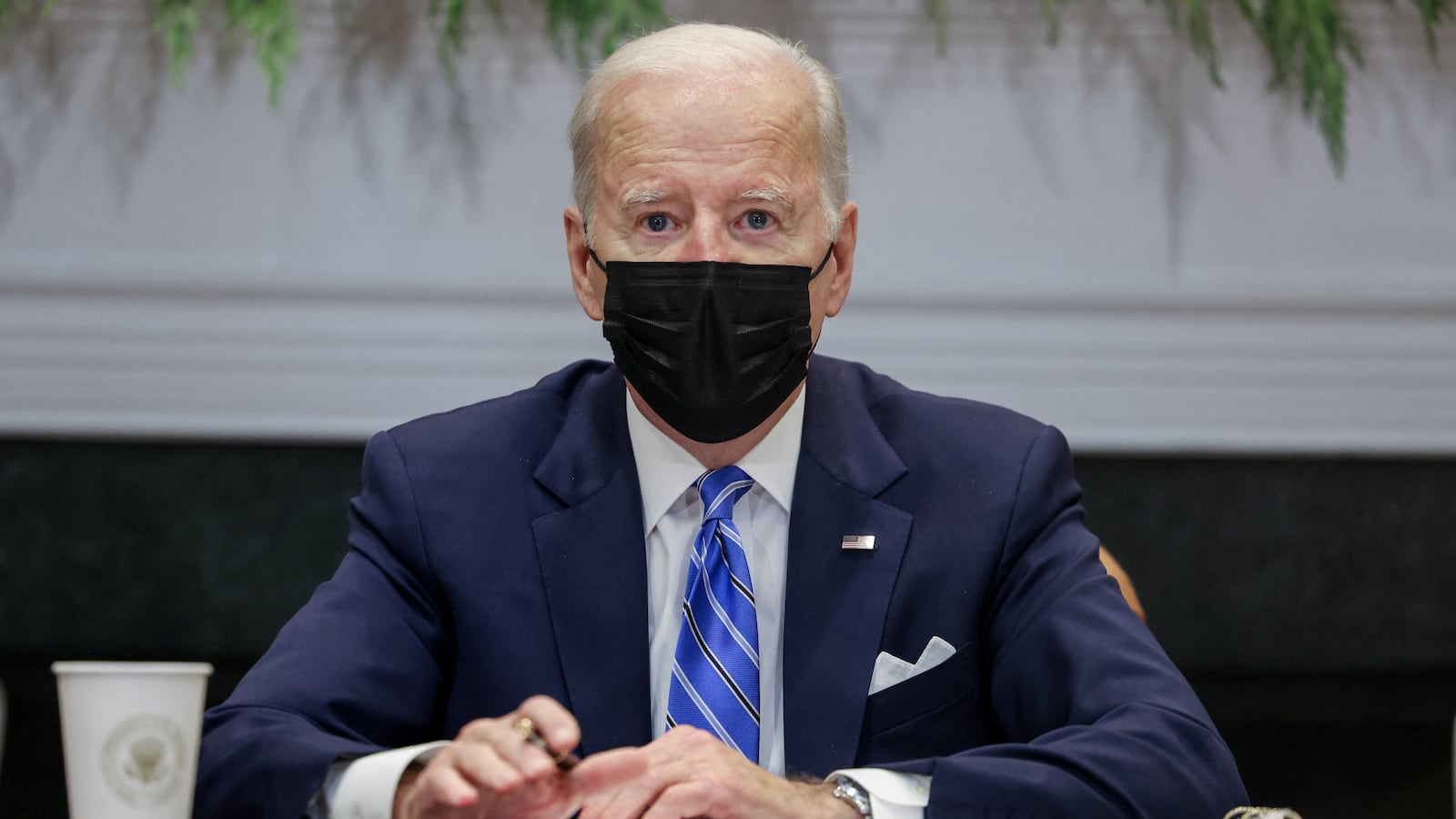 2021-12-16T221246Z_1460975770_RC2XFR9ASPBQ_RTRMADP_3_USA-BIDEN_t7xgbj