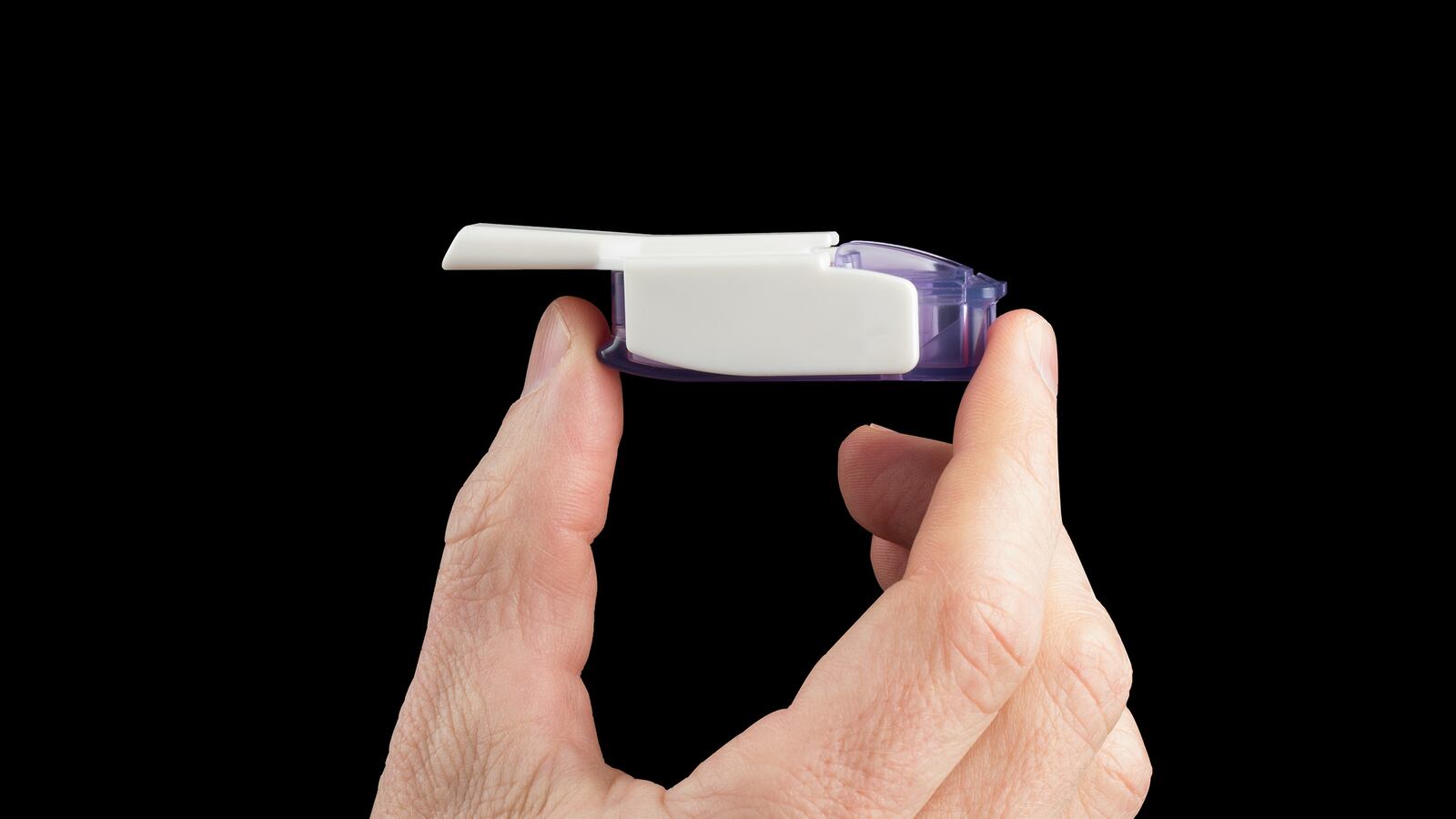 cheats/2014/06/28/fda-ok-s-inhalable-insulin/140628-afreeza-inhaler-cheat_hd61r7