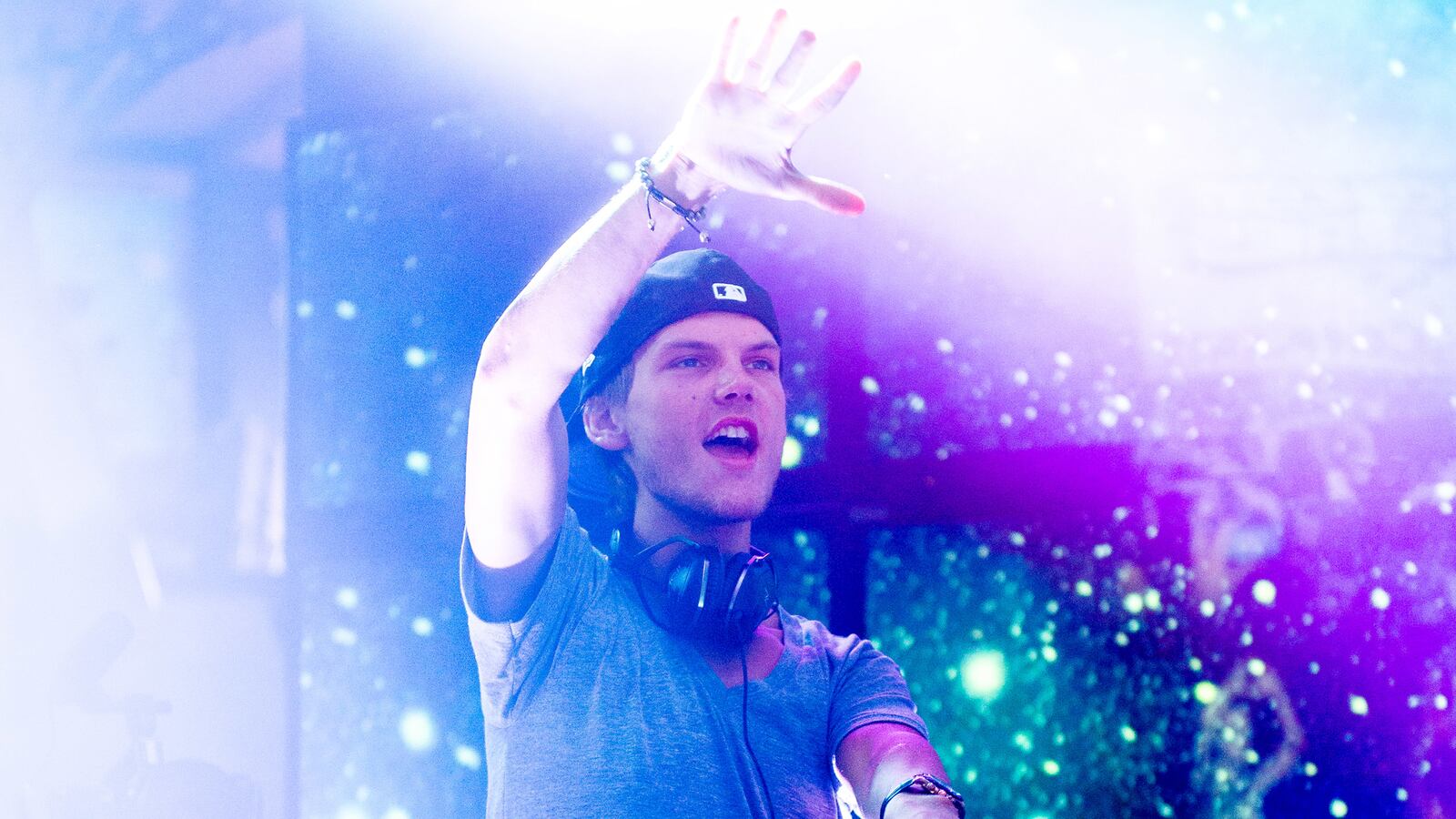 articles/2014/06/26/don-t-blame-avicii-for-his-druggy-tour/140626-haglage-avicii-1-tease_ebfsfv
