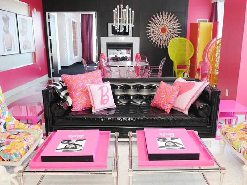 galleries/2013/09/18/nine-themed-hotel-suites-that-put-regular-rooms-to-shame-photos/item5.rendition.slideshowWideHorizontal.palms-barbie-room-vegas_aornov