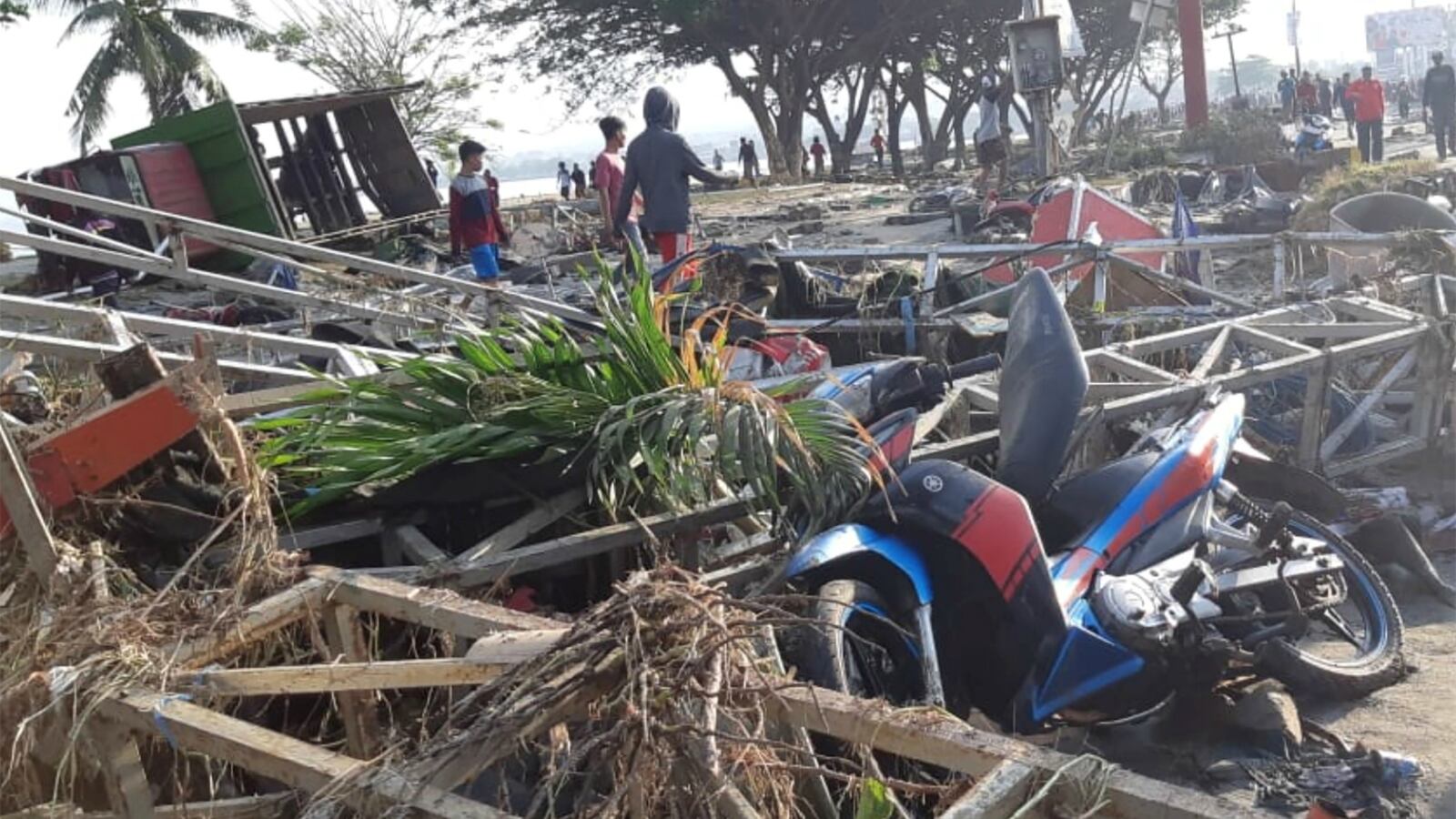 180929-indonesia-tsunami-quake-deaths-cheat_berigu