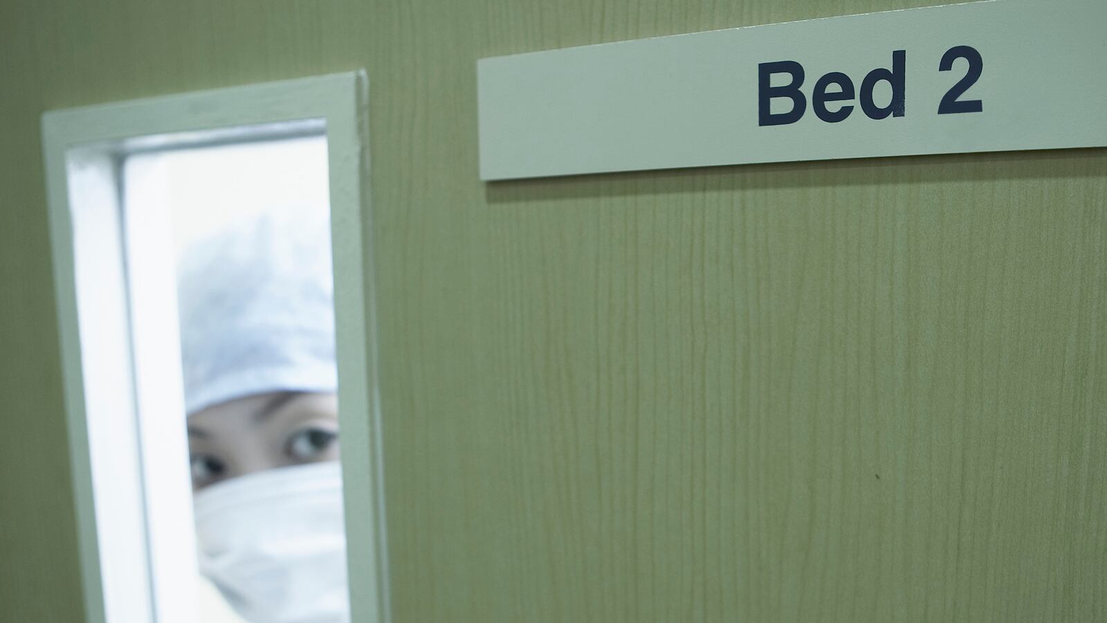 articles/2014/03/23/fringe-factor-rep-stands-by-call-for-aids-quarantine/140321-dickson-fringe-tease_c88jpj