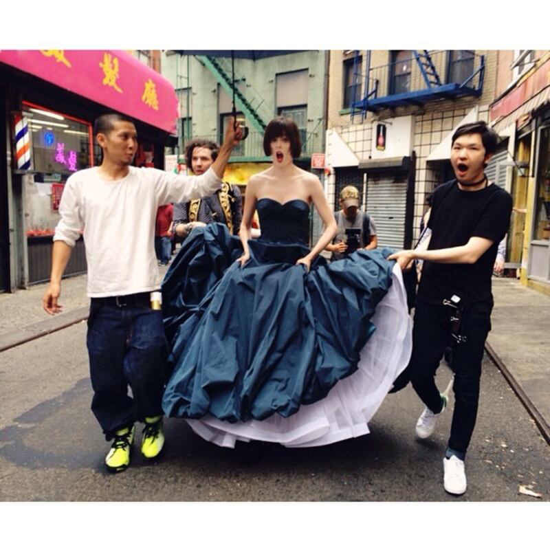 galleries/2014/06/22/the-11-best-fashion-instagrams/140620-fashion-instagrams-rocha_uai1m8