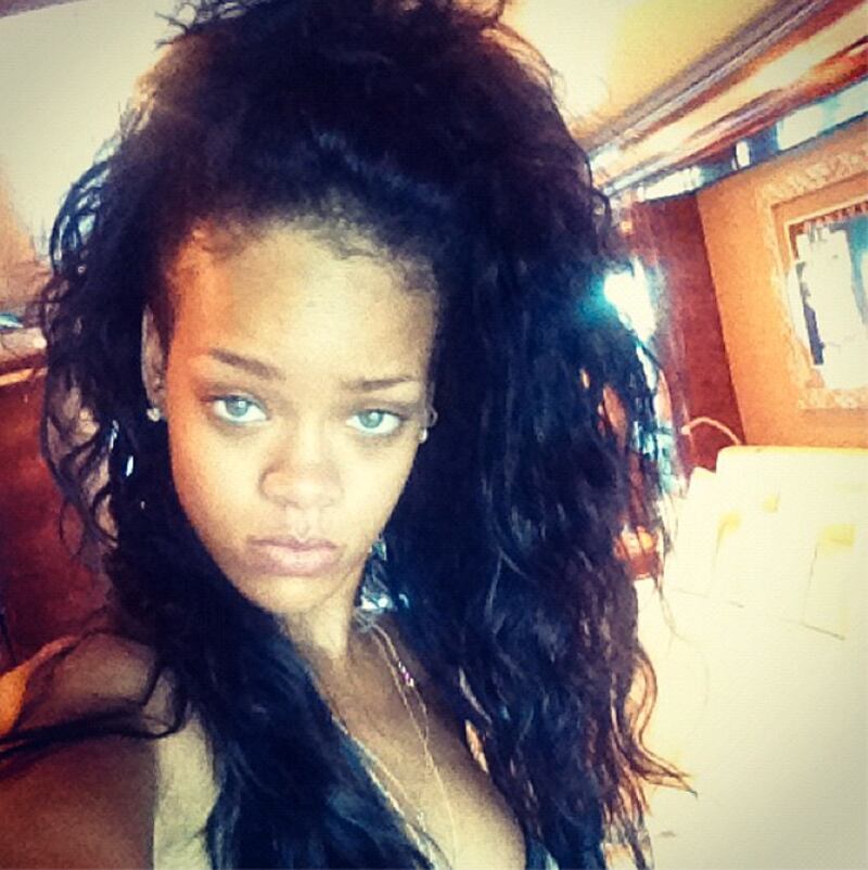 galleries/2012/07/22/snooki-kim-kardashian-more-celebrity-twitter-pictures-photos/twitpic-best-rihanna_ci4qfy