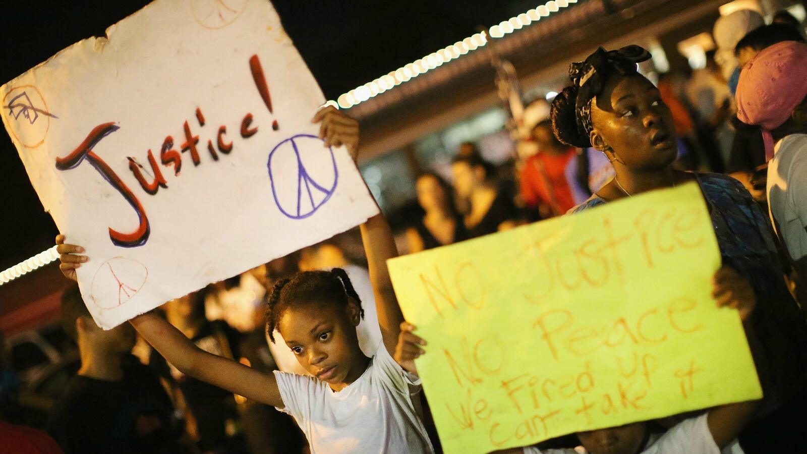 cheats/2014/08/23/ferguson-reaches-third-night-of-peace/140823-ferguson-cheat_iwxeyr