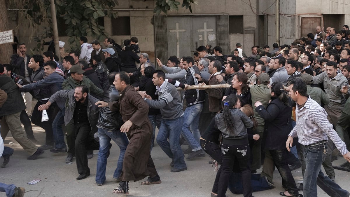 cheats/2012/03/19/chaos-at-coptic-pope-s-memorial/pope-shenouda-memorial-cheat_kubbsy