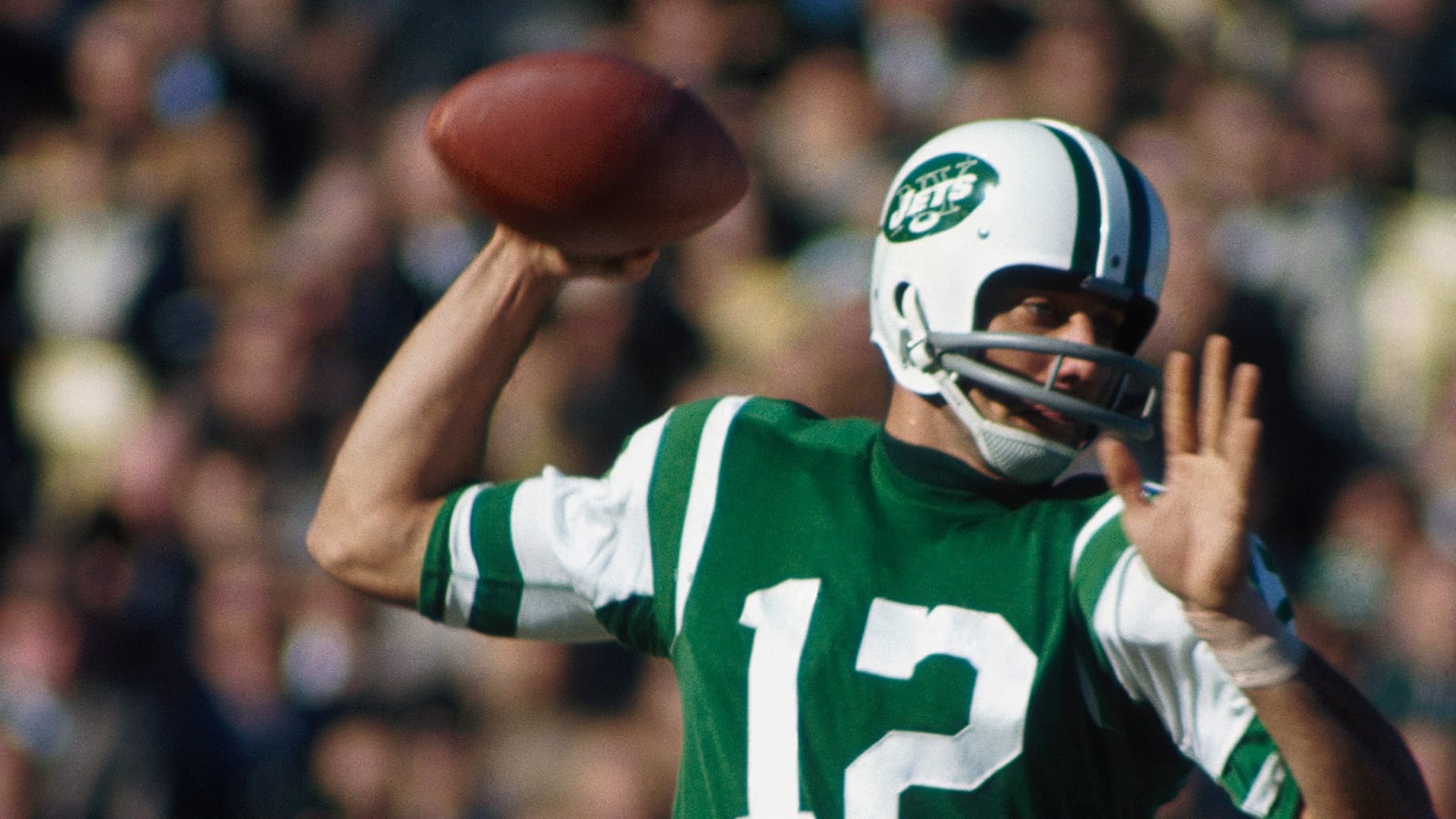 articles/2015/09/20/pigskin-literature-the-best-books-ever-written-about-football/150919-best-football-books-tease_ohrwe2