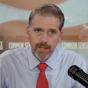 Scott Jennings defends Trump's aide Natalie Harp.