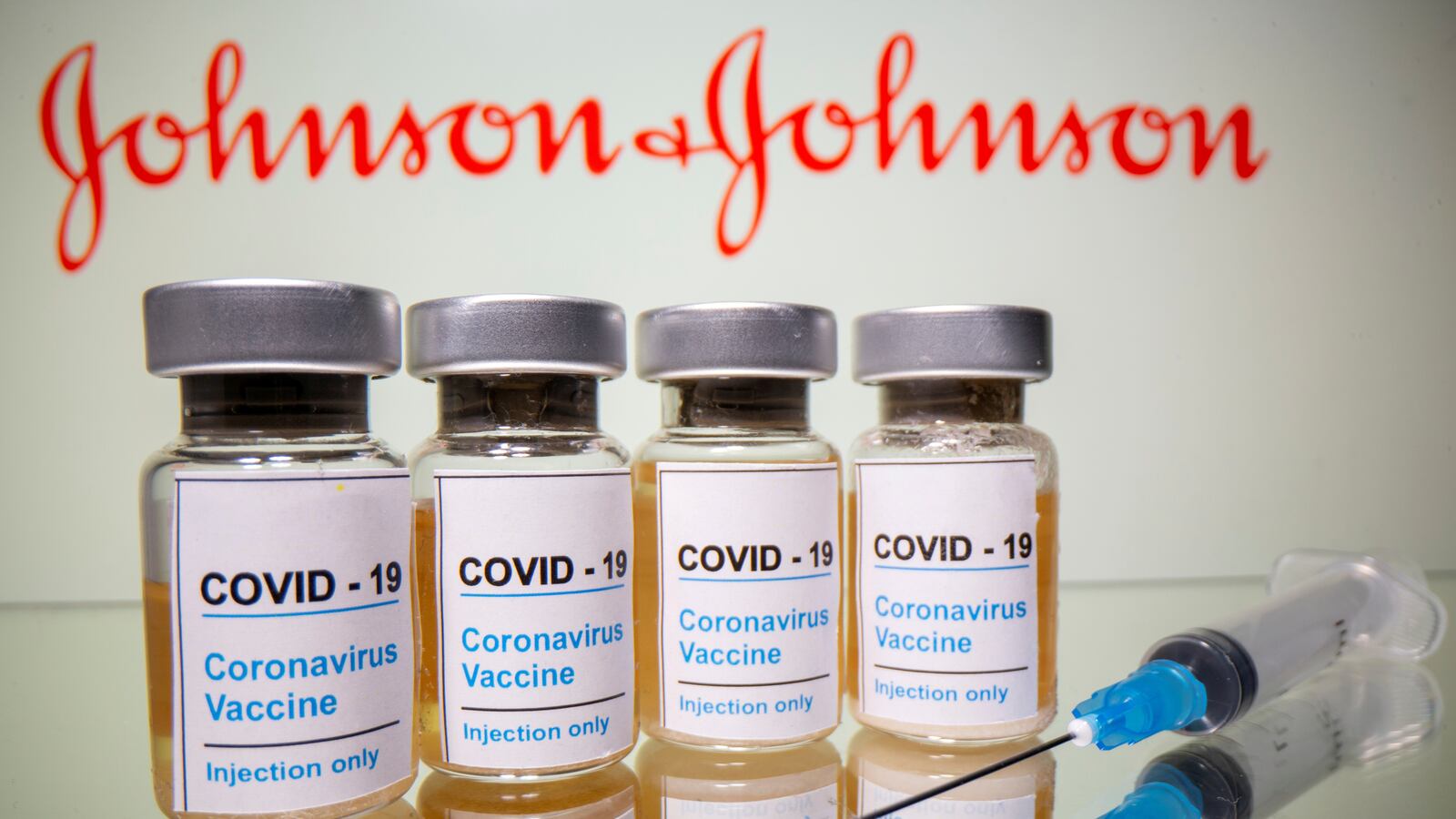 2021-02-04T225552Z_407165195_RC2YLL96GGG7_RTRMADP_3_HEALTH-CORONAVIRUS-VACCINES-JOHNSON-JOHNSON_ozxlpt