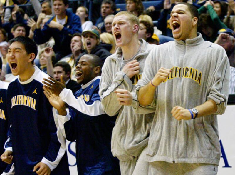 galleries/2011/03/20/die-hard-college-hoops-fans/college-basketball-fans---university-of-california-berkeley_uuerwt