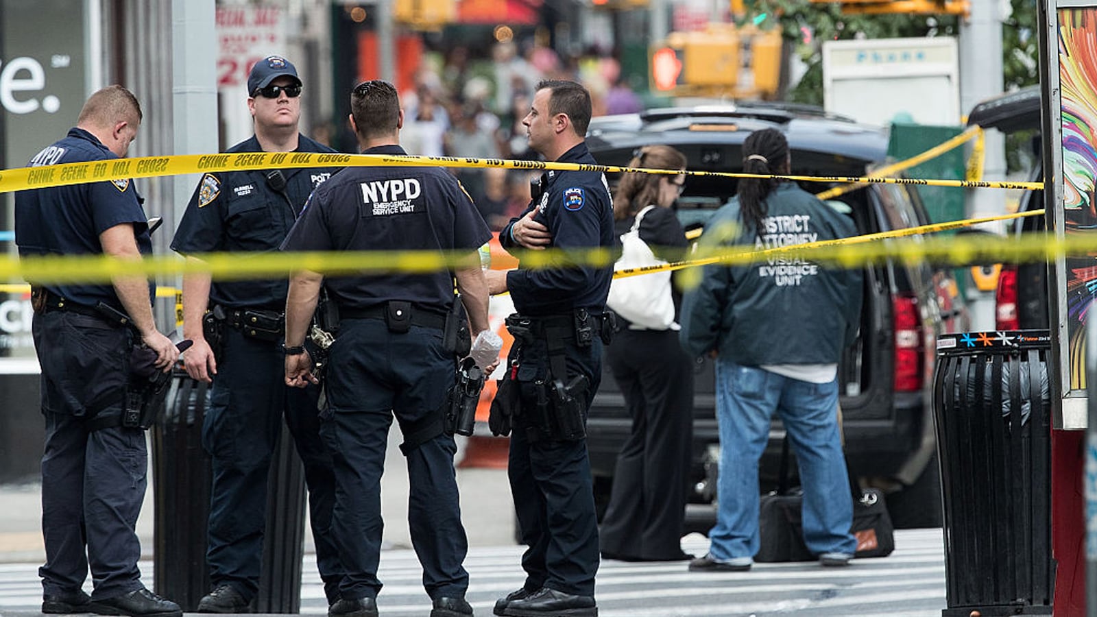 cheats/2016/09/19/police-seeking-man-spotted-at-both-bomb-sites-in-nyc/160918-Chelsea-bombing-cheat_iy0ntp