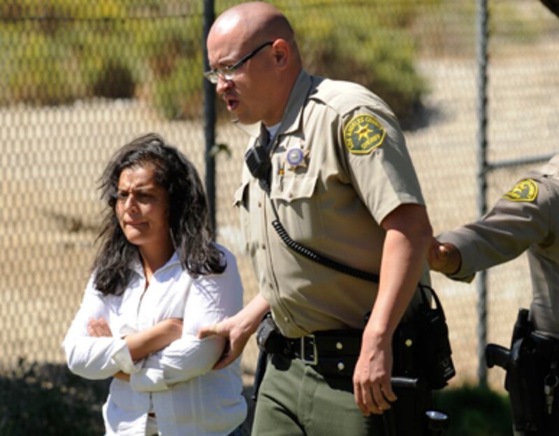 articles/2010/09/21/reyna-chica-and-the-mysterious-california-cult/pelisek-cult_128191_m0tk5p