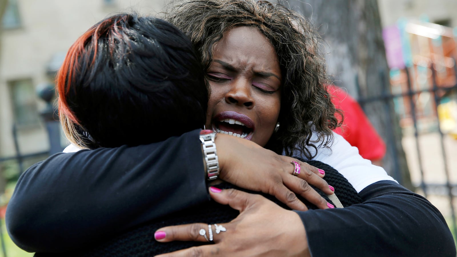 articles/2016/05/30/chicago-s-invisible-shooters-wreak-havoc/160529-glawe-chicago-violence-tease_gmfjiq