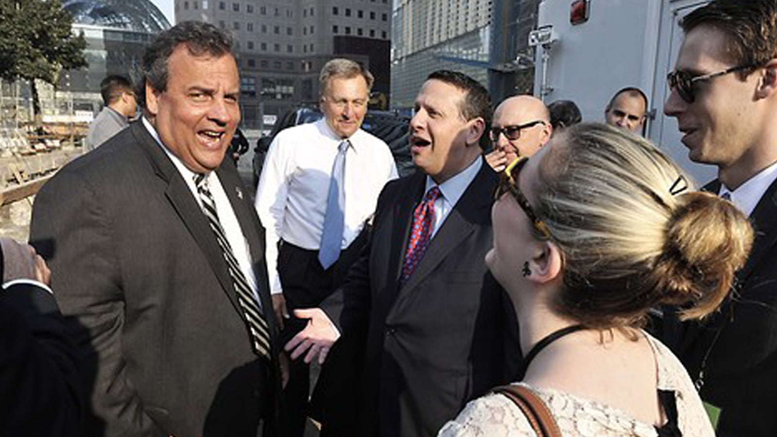 articles/2014/02/14/christie-and-wildstein-an-online-bromance/140131-nuzzi-christie-tease_ijuu5h