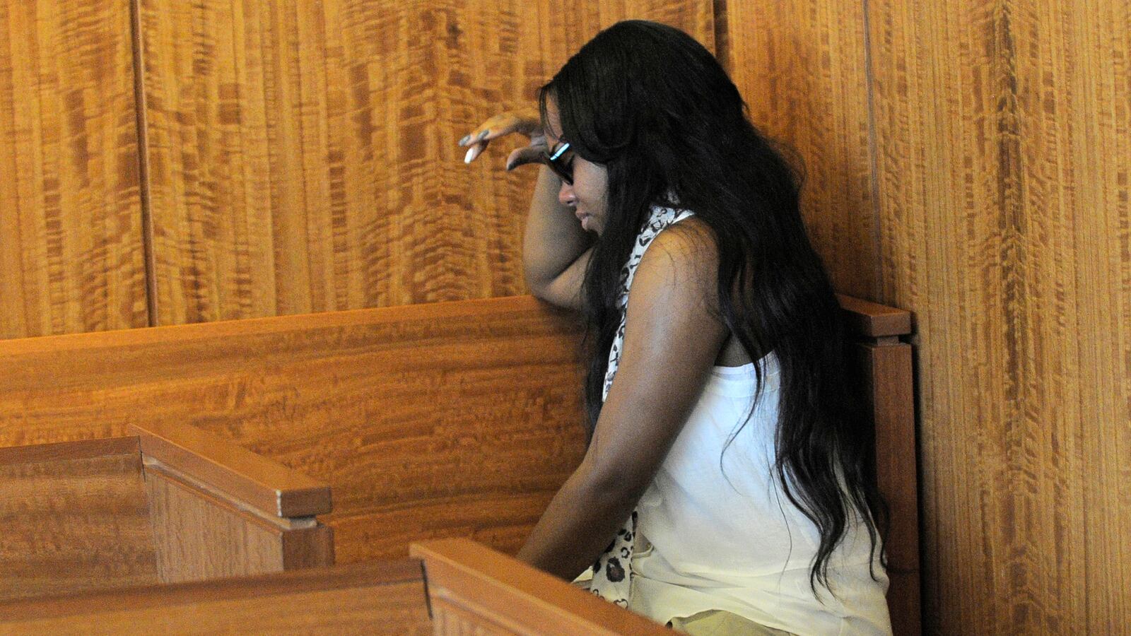 articles/2013/07/05/living-with-aaron-hernandez-the-murder-suspect-s-troubled-life-off-the-field/130703-pelisek-hernandez-tease_xmwd5y