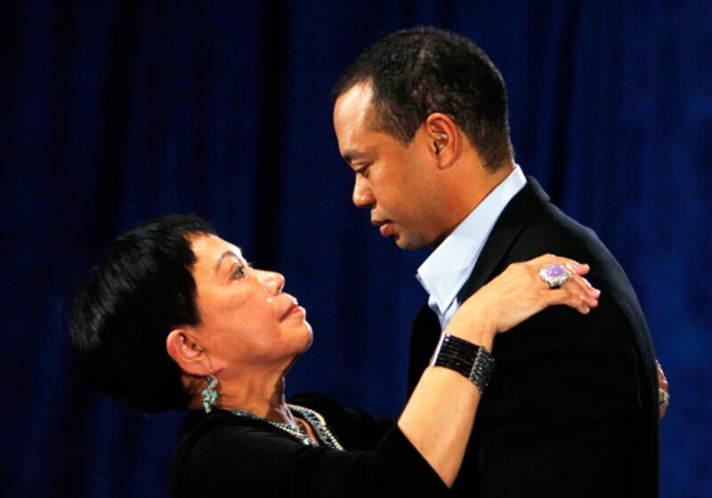 galleries/2010/11/15/tiger-s-ladies/tigers-ladies---mom_kl1jzu