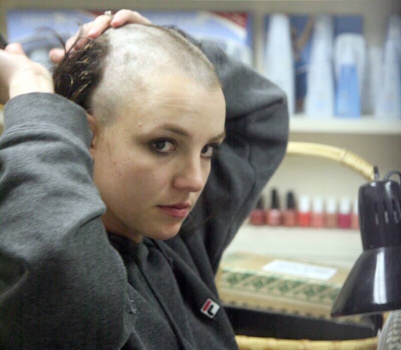 galleries/2011/07/26/half-shaved-celebrity-haircuts-photos/britney-hair_fdr7fz