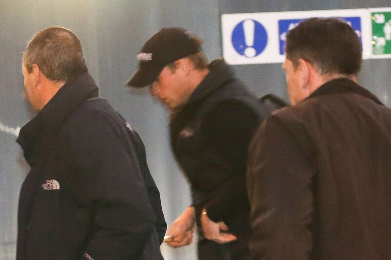 articles/2014/01/10/prince-william-races-home-from-cambridge-to-be-by-kate-s-side-on-her-birthday/140110-prince-william-train-sykes-tease_opvapm