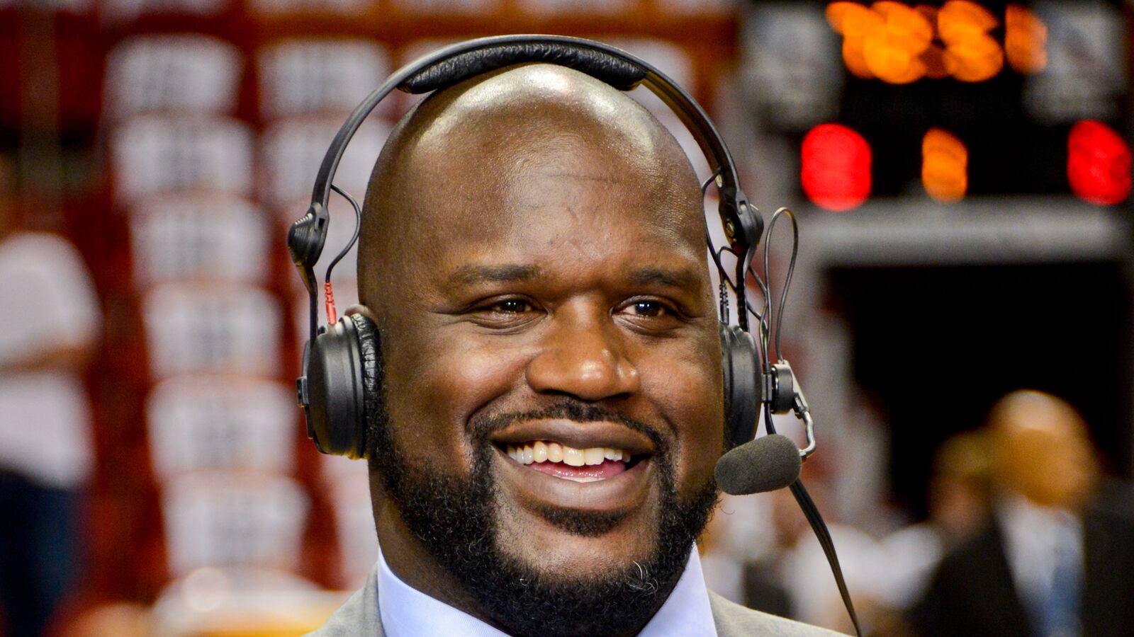 articles/2014/01/22/shaq-i-use-a-fitbit-bug-technology-can-t-solve-all-of-our-problems/140122-shaq-tease_u0m1pb