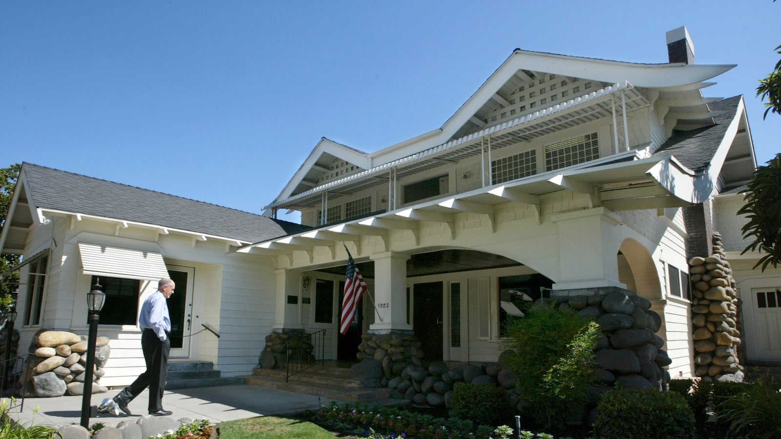 Hefferman allegedly held Yost and Webb funeral home manager, Levi Phipps, at gunpoint as Hells Angels loaded a body into the incinerator.