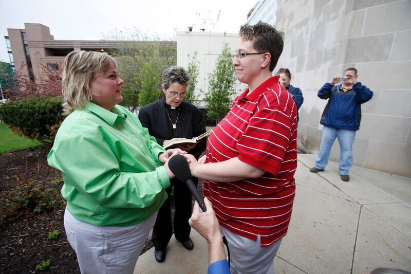 galleries/2012/12/06/first-same-sex-marriage-licenses-love-stories-from-washington-new-york-and-more-photos/first-same-sex-iowa_xyww5h