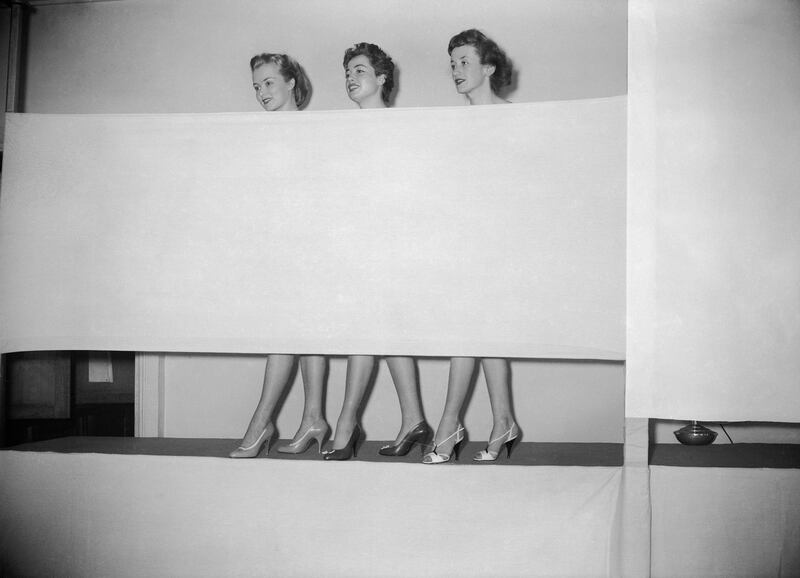 galleries/2013/03/02/mannequin-le-corps-de-la-mode-exhibition-in-paris-photos/mannequin-exhibit-12_ymhr7z