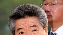 cheats/2009/05/23/s-korea-ex-president-jumps-off-cliff/roh-moo-hyun_nmgetf