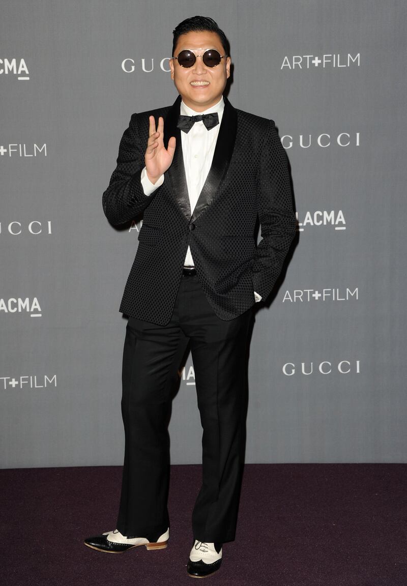 galleries/2012/10/28/robert-pattinson-florence-welch-cameron-diaz-and-more-at-lacma-gala-2012-photos/psy-lacma-kubrick-party_jbgufg