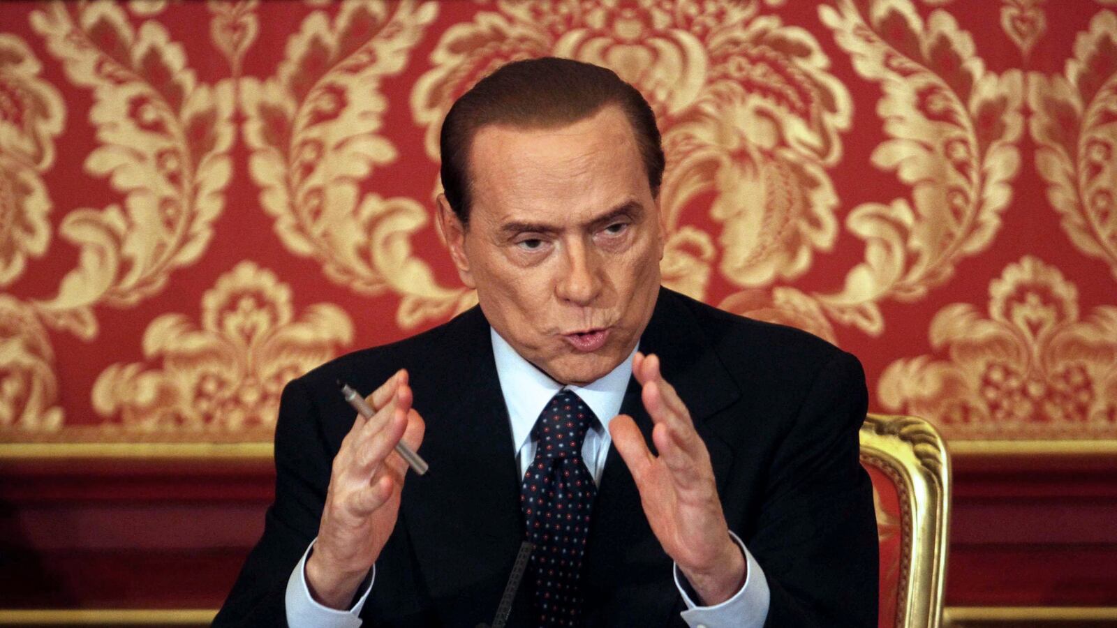 articles/2012/12/06/silvio-berlusconi-the-joker-is-back/berlusconi-nadeau_mvw6gz