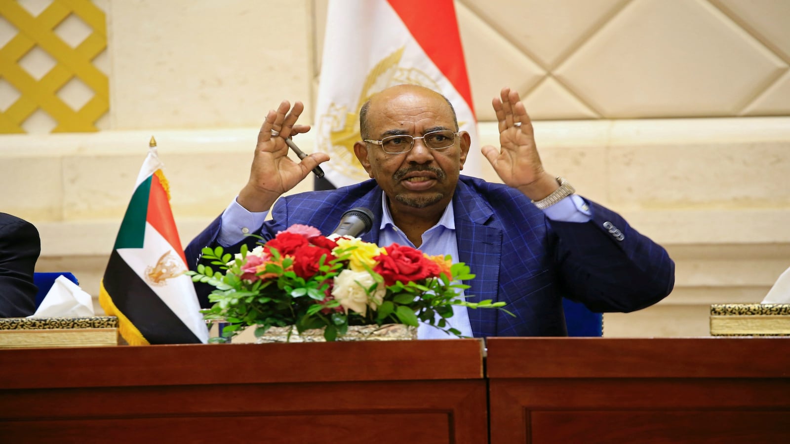170517-sudan-president-saudi-summit-cheat_i4tl7u