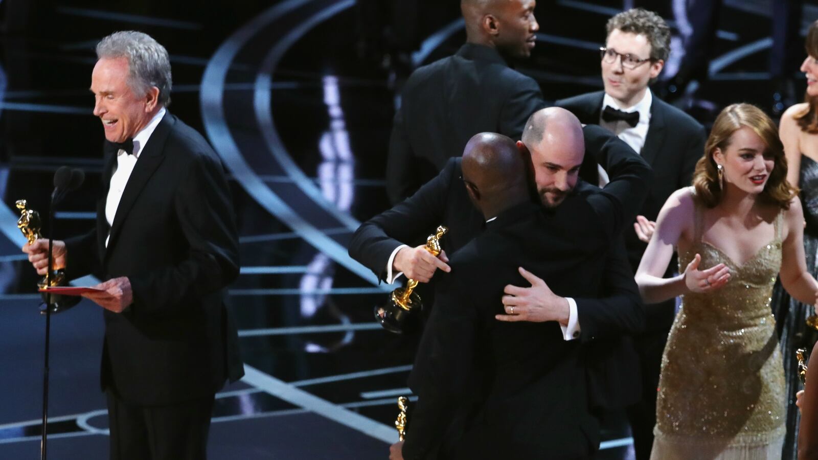 cheats/2017/02/27/oscars-ratings-hit-nine-year-low/170227-oscar-ratings-fall-cheat_kloanm