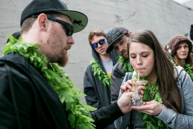 articles/2013/04/21/puffing-but-paranoid-seattle-s-first-4-20-with-legal-pot/130421-seattle-420-ross-tease_keli0n