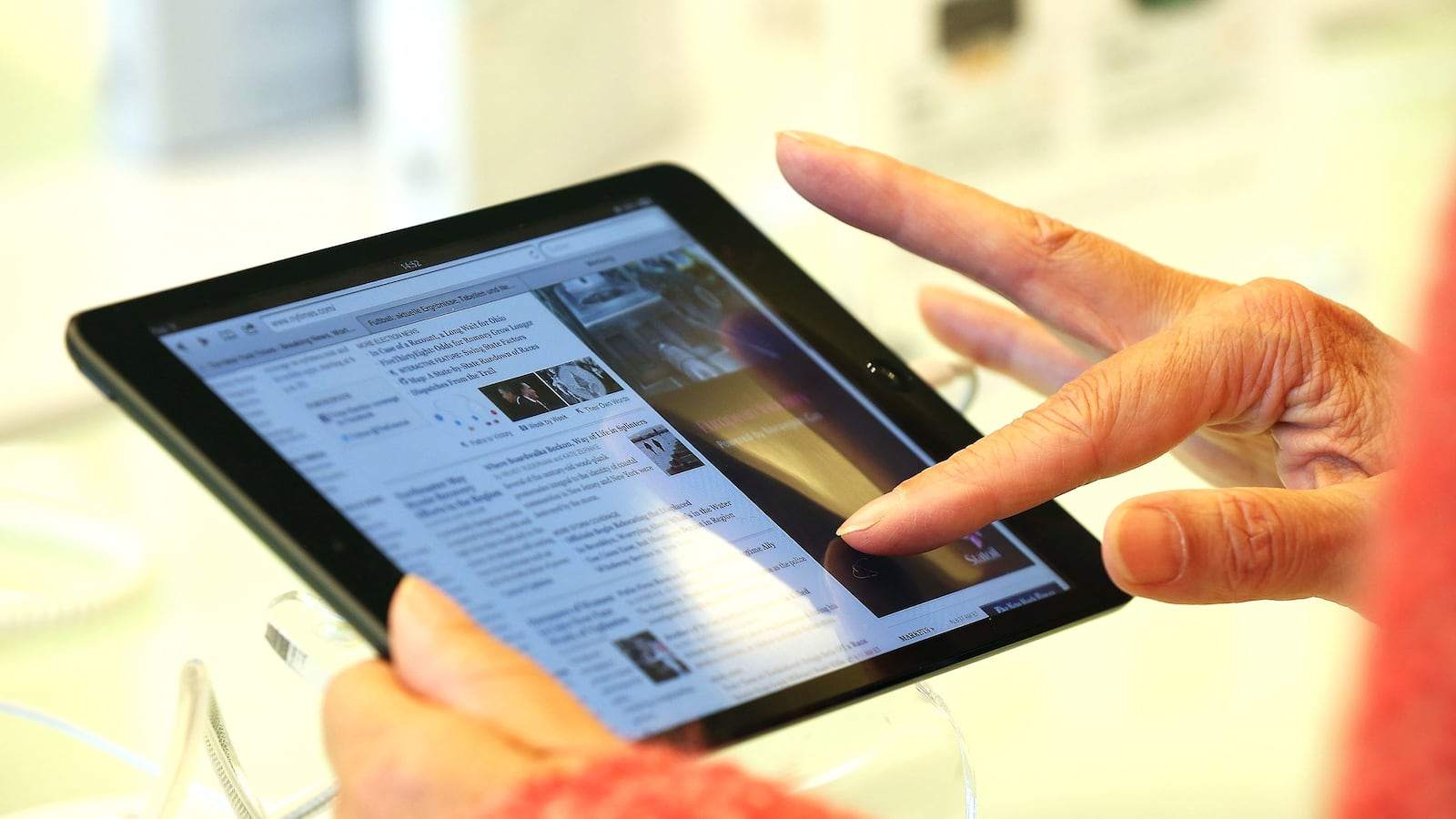 articles/2012/12/25/must-have-apps-what-to-download-on-your-new-device/strochlic-how-to-use-tech-tease_xshagl