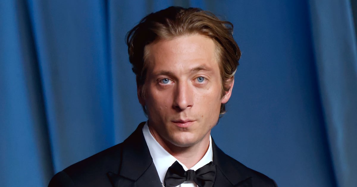 Jeremy Allen White, 34, Finally Gets His High School Diploma