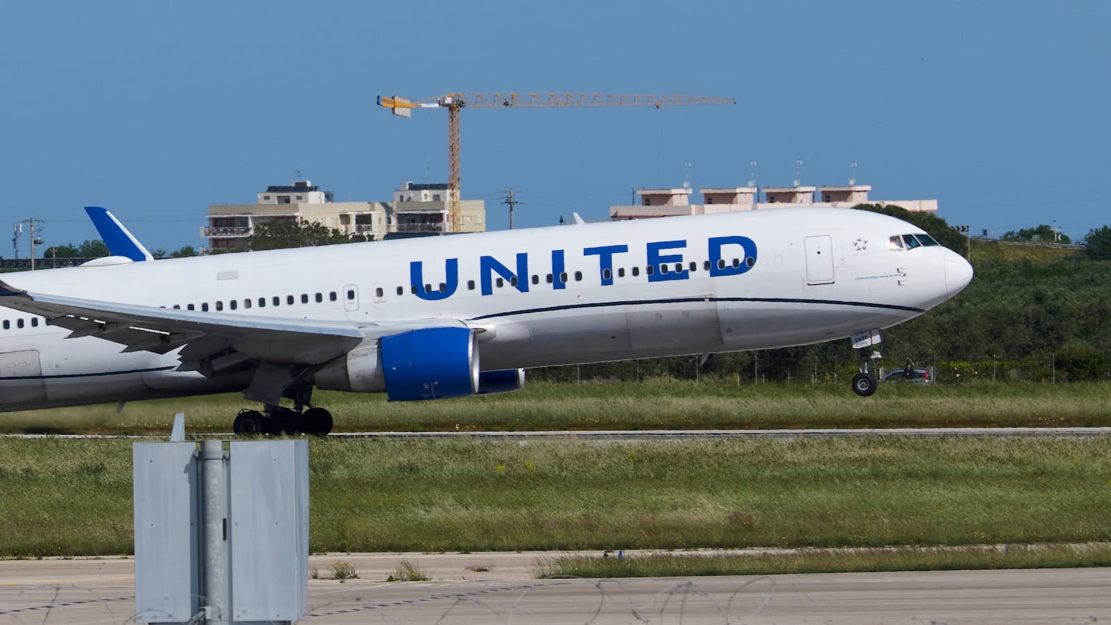United Airlines plane