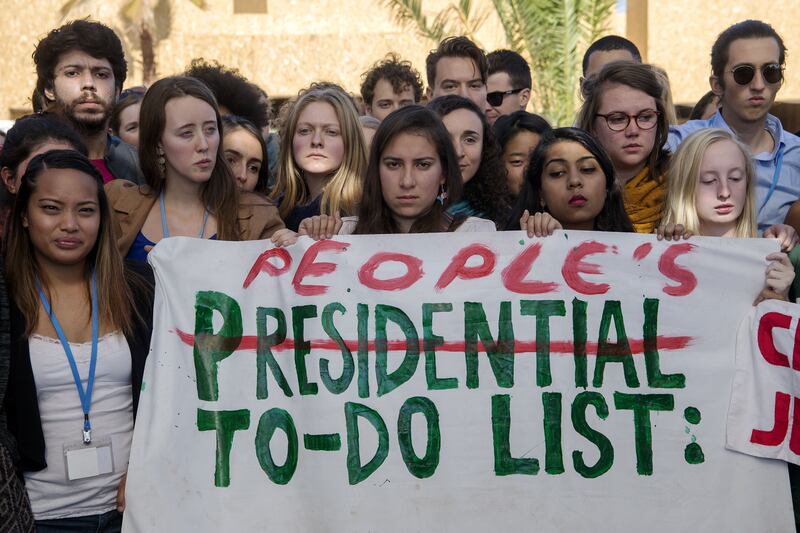 galleries/2016/11/09/2016-election-protests/161109-election-protest-gal-09_few7uq