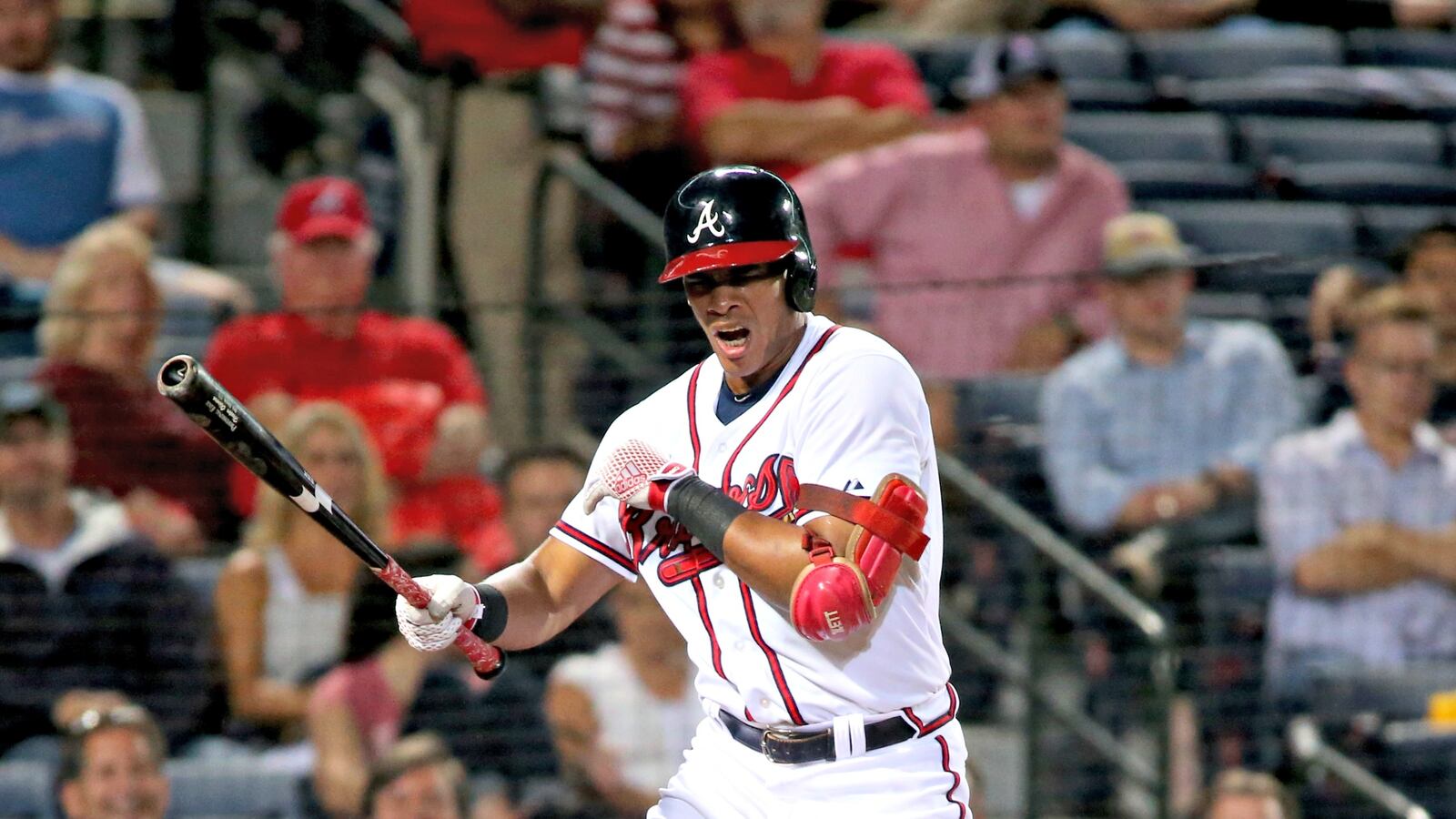 cheats/2016/05/26/mlb-player-gets-82-game-ban-for-domestic-violence/160526-hector-olivera-cheat_w5eezh