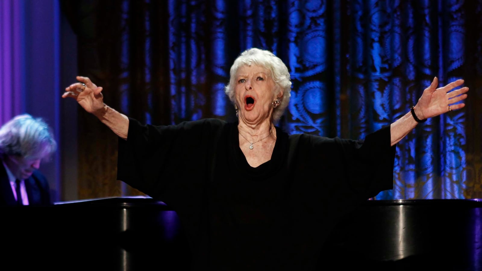 cheats/2014/07/17/broadway-actress-elaine-stritch-is-dead/140717-elaine-stritch-cheat_etisuy