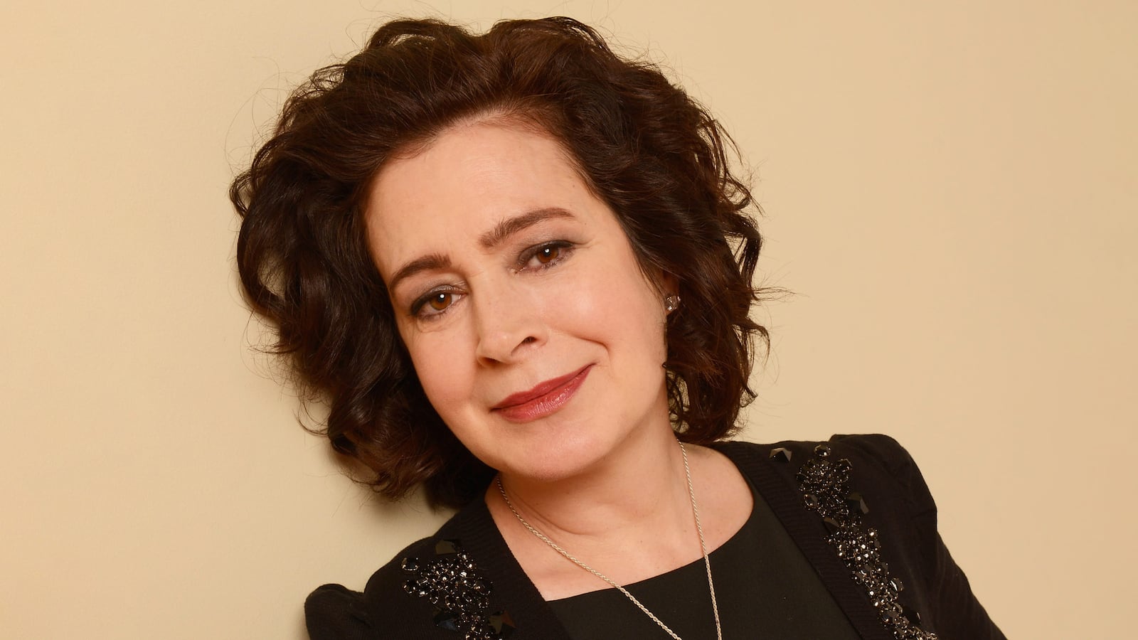 210321-stern-sean-young-tease_eetomq