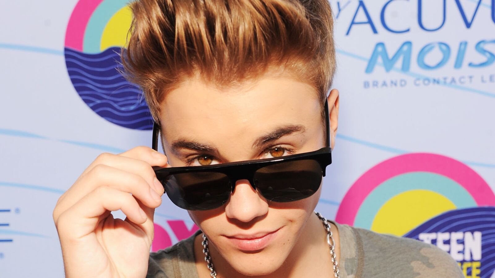 articles/2012/08/29/justin-bieber-s-bad-bromance/justin-bieber-bro-lee_thfdvc