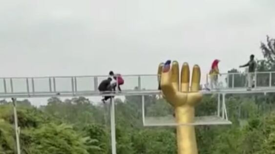 Video showing the collapsed bridge in Indonesia.