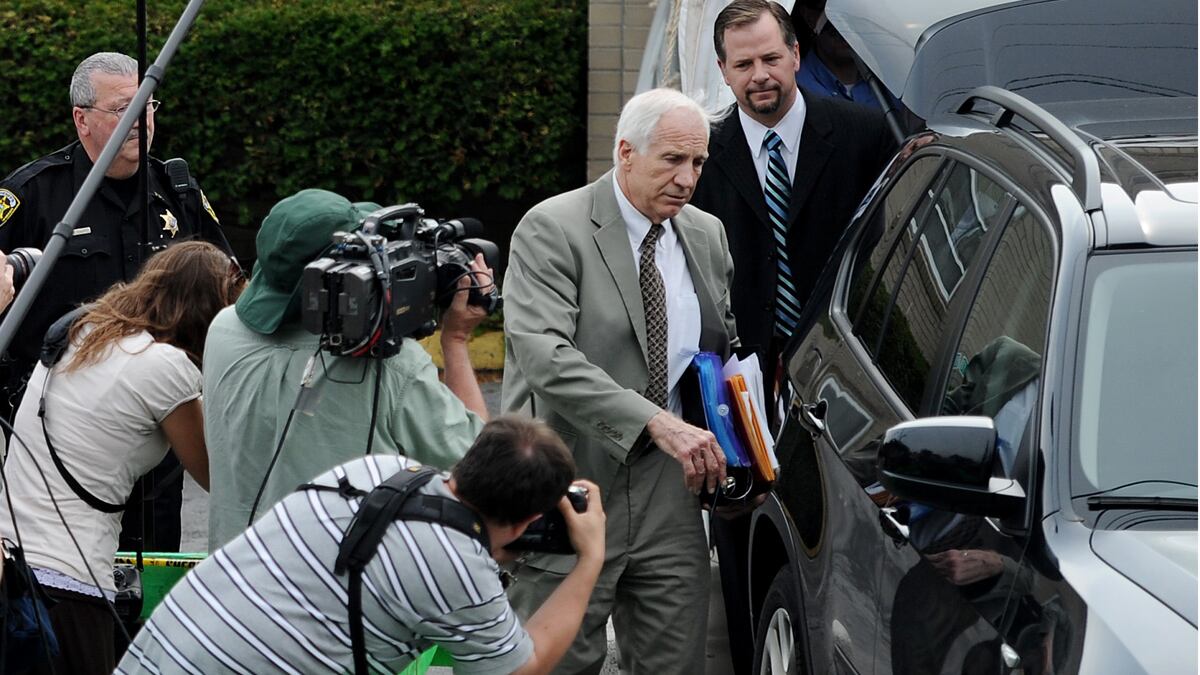 articles/2012/06/17/jerry-sandusky-trial-the-defense-s-risky-psych-defense/sandusky-defense-curtain-raiser-dimond_upknpn